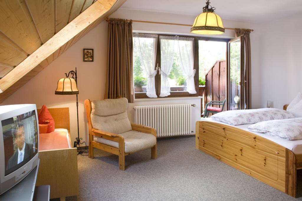 Apartment mit Balkon